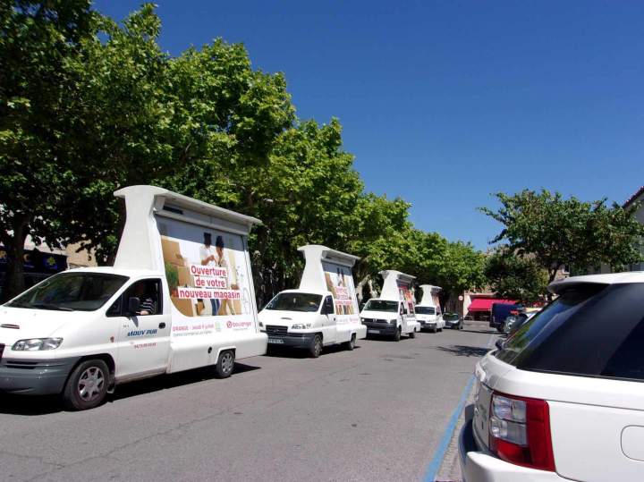 Location de camion pour campagnes publicitaires France